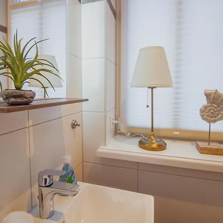 Up Besoeoek - Magnolie Mit Sauna Apartment Krummhoern
